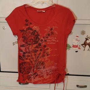 Cato Red Graphic Tee Shirt Size M Ladies Cinch up on one side